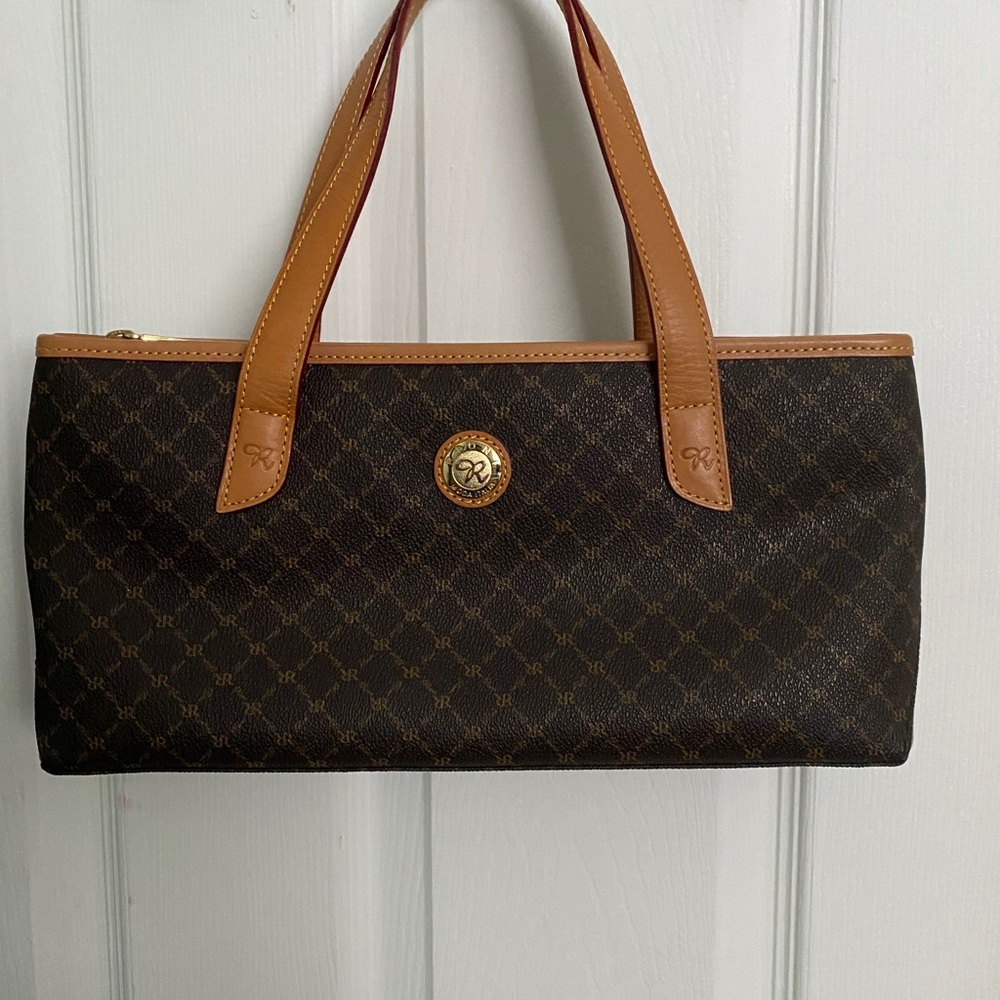 East west handle bag by Rioni